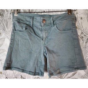 American Eagle Super Stretch Midi Shorts Size 4 Small